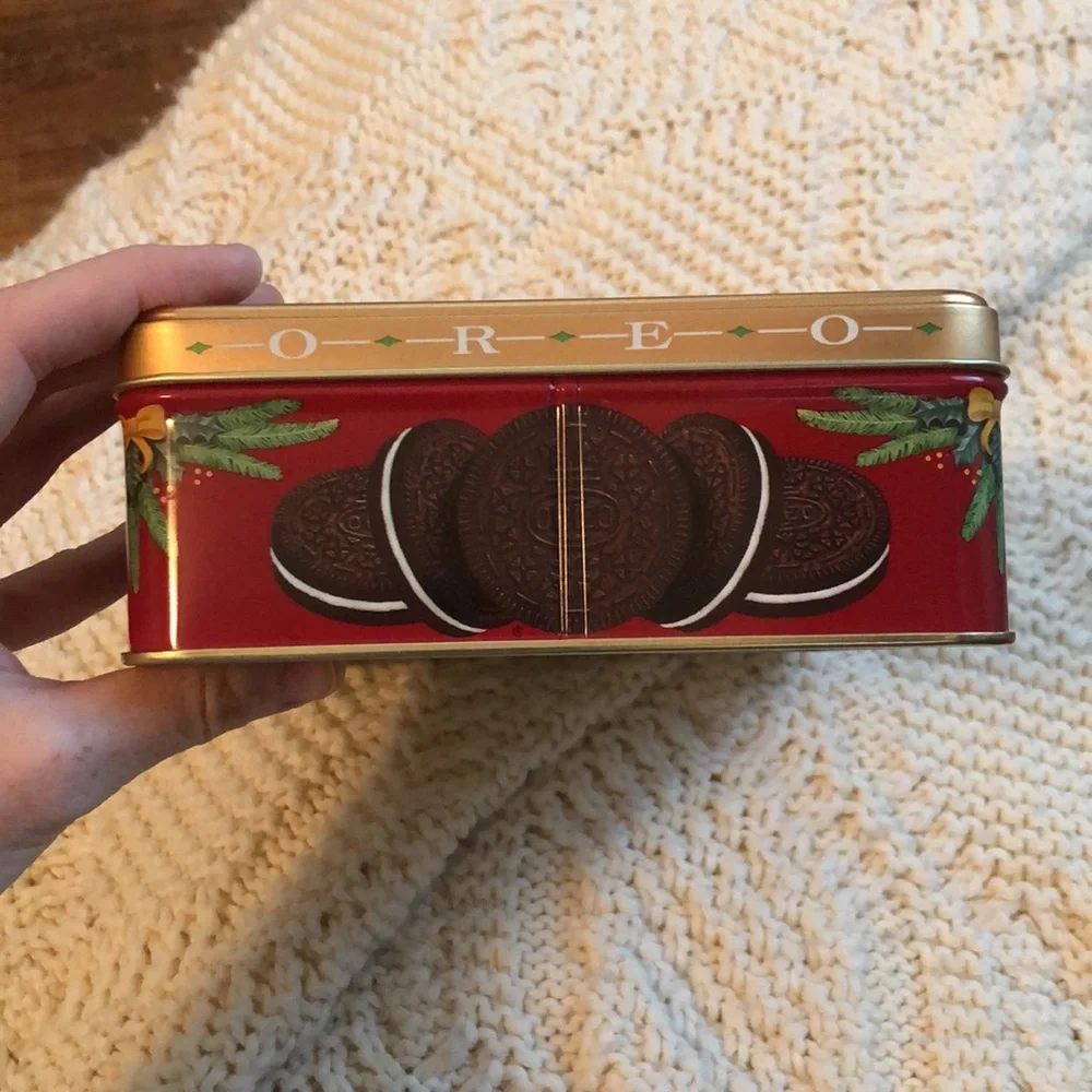Nabisco Vintage Oreo Christmas Cookie Tin 1992